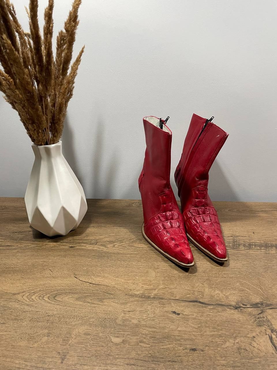 Los Altos Boots Los Altos Women Genuine Crocodile Western Cowboy Boot in Red (Size 8)