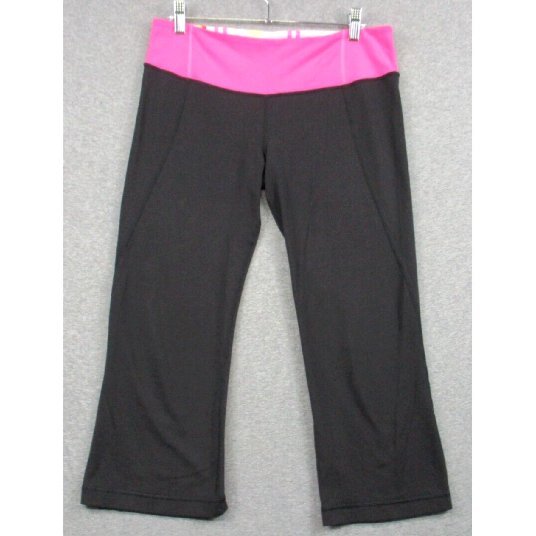 Lululemon Capri Pants 8 Womens Slit Cropped Activewear Black Pink Waistband Logo in White (Size 30)