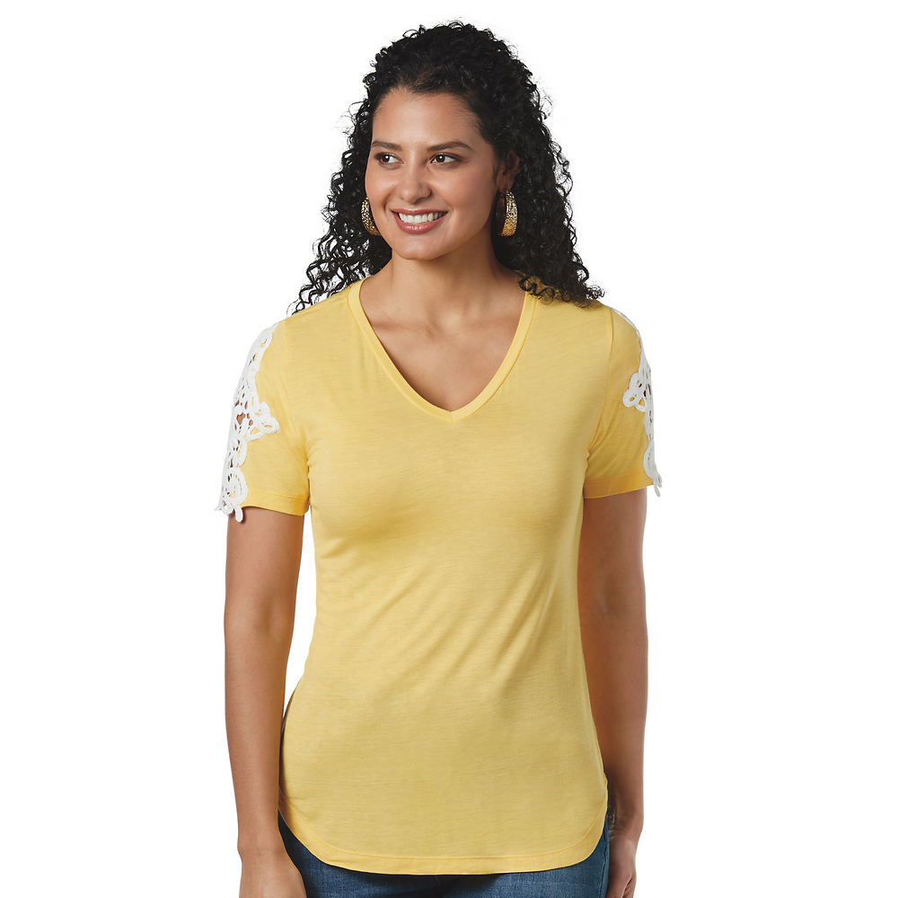 Masseys V-Neck Lace Appliqué Tee Yellow Knit Tops M