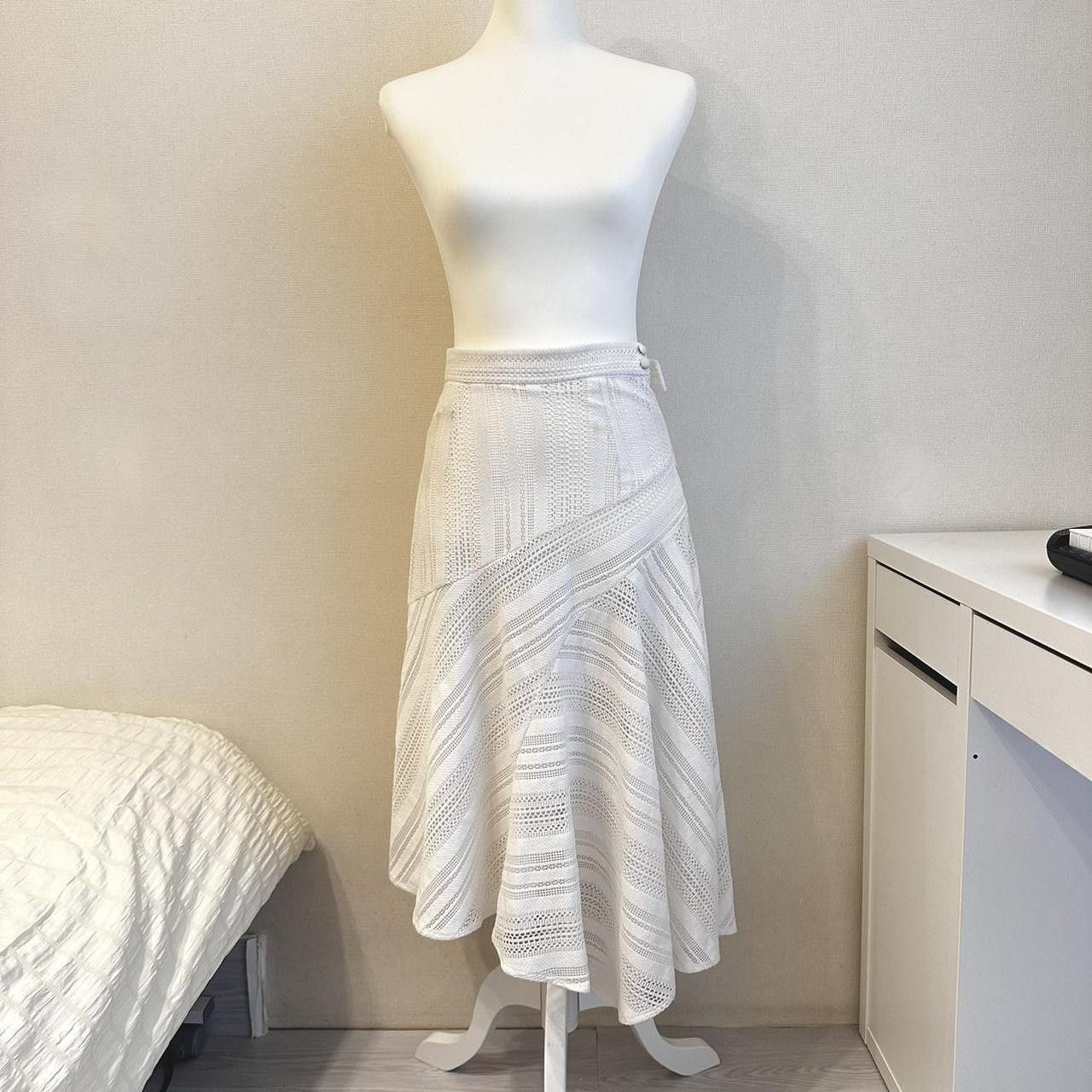 Mermaid Core Style White Skirt, Women's (Size 26)