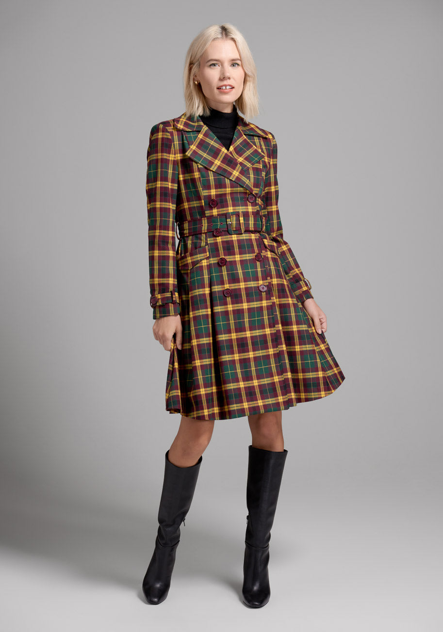 ModCloth Skirting The Issue Trench Coat in Bookworm Plaid, Size Medium