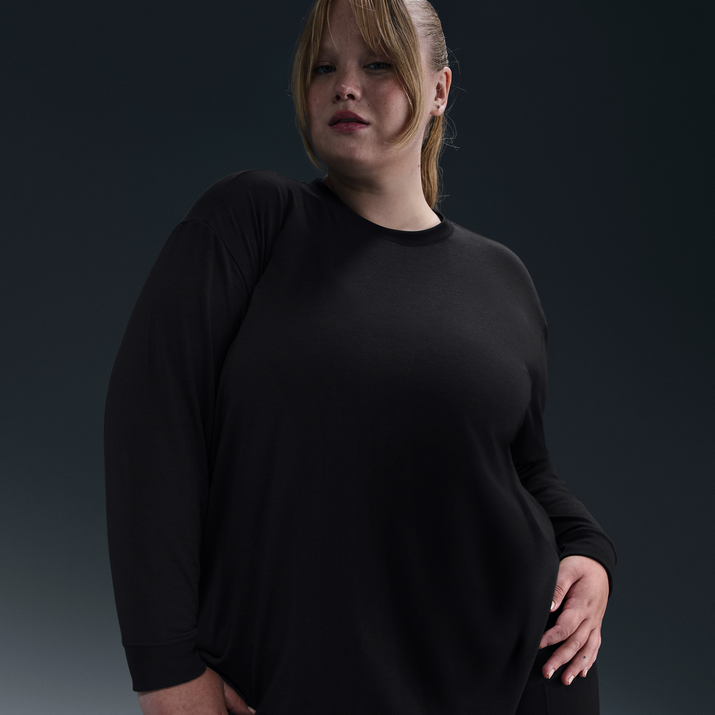 Nike Women's One Relaxed Dri-FIT Long-Sleeve Top (Plus Size) in Black | FN2819-010