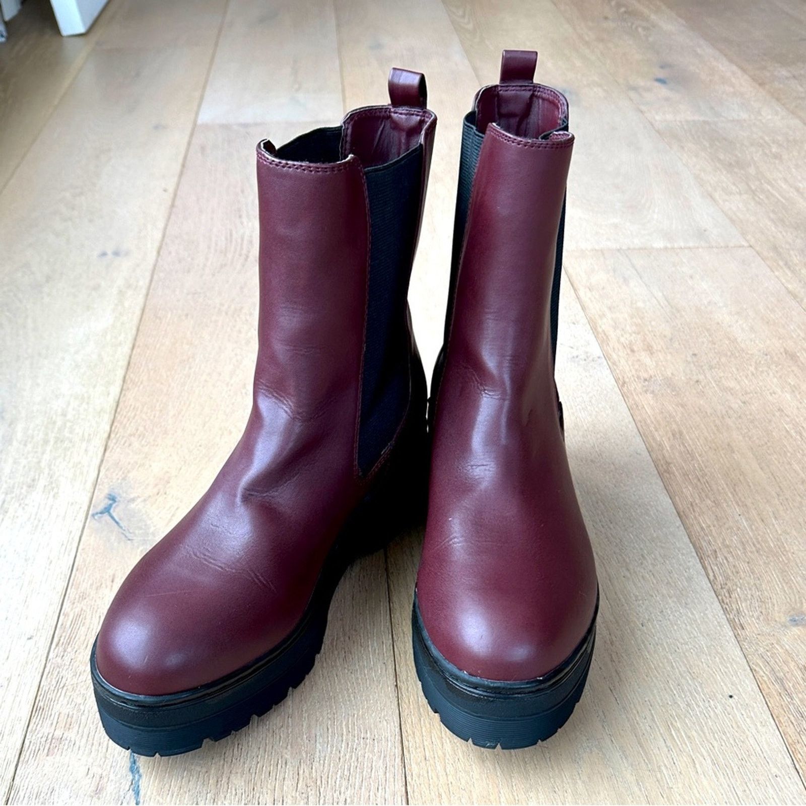 Non No Mia Chelsea Maroon Lug Sole Boot Leather Burgundy Size 10 in Red, Women's