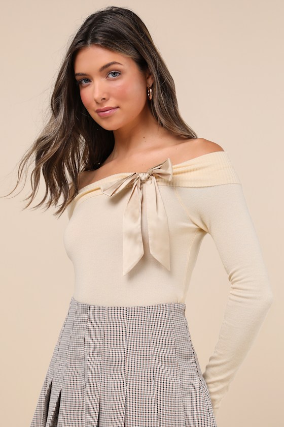 Orianne Pale Yellow Off-the-Shoulder Bow Sweater Top