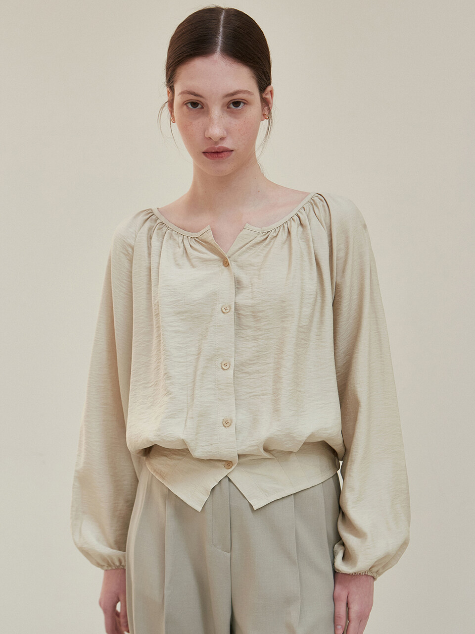 Pintuck Shirring Blouse_Beige