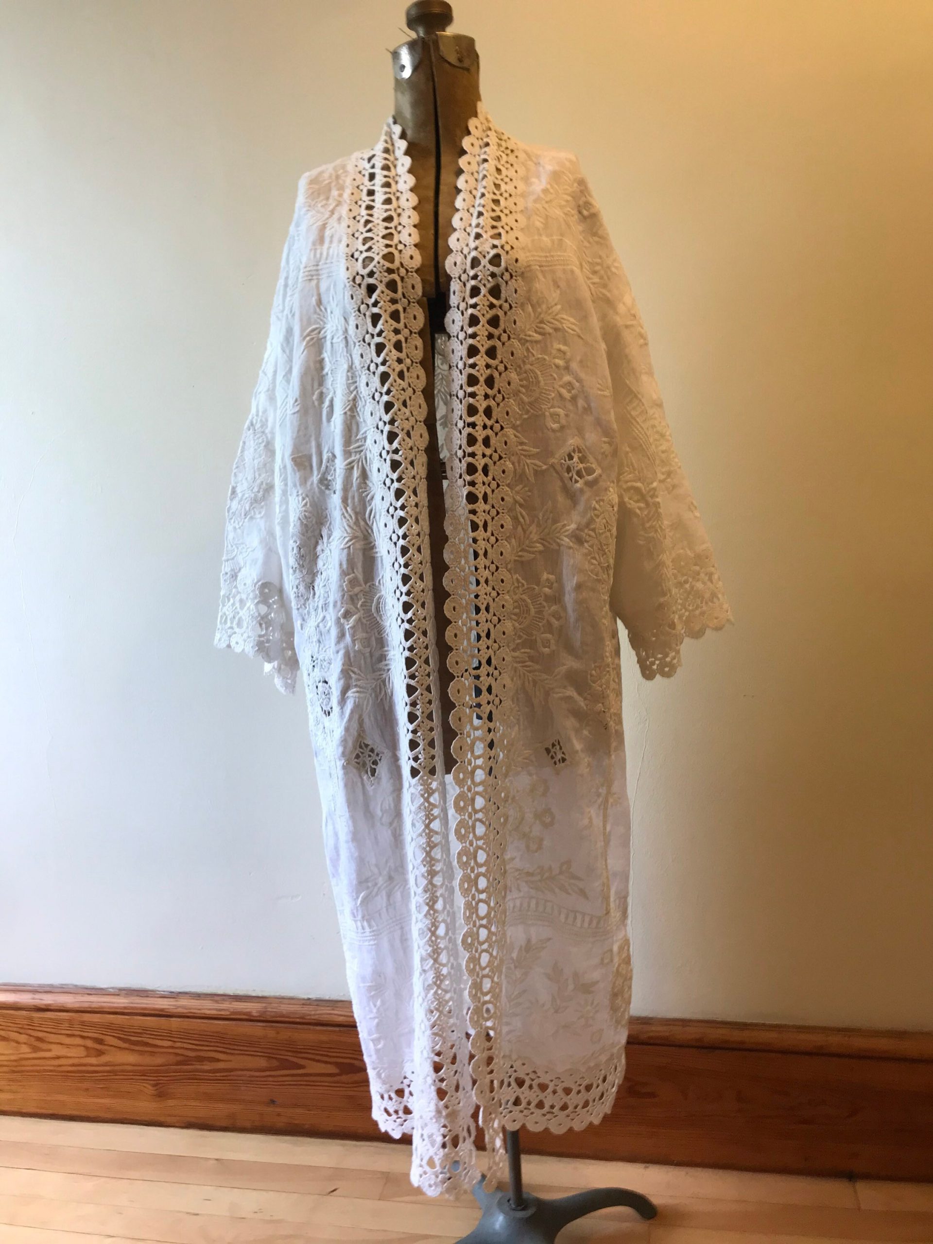 Ralph Lauren Embroidered Coat Caftan White Duster Maxi Shawl Robe Lace Boho Cape Festival Wedding