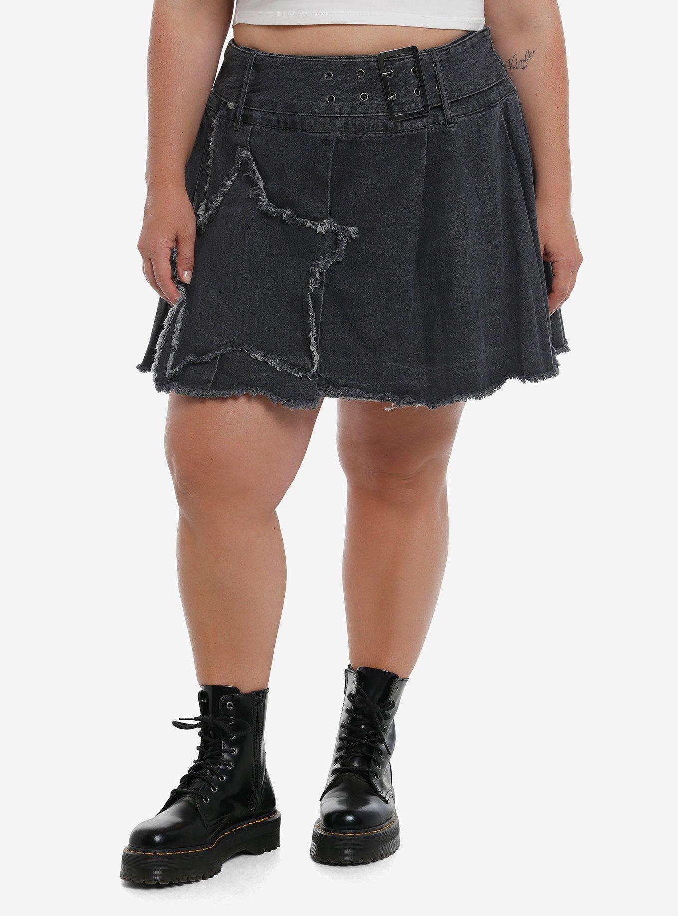 Social Collision Grey Frayed Star Pleated Denim Skirt Plus Size