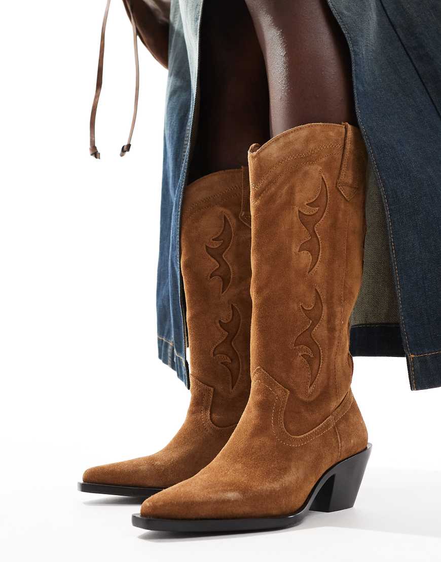 Stradivarius suede look heeled cowboy boots in beige-Neutral