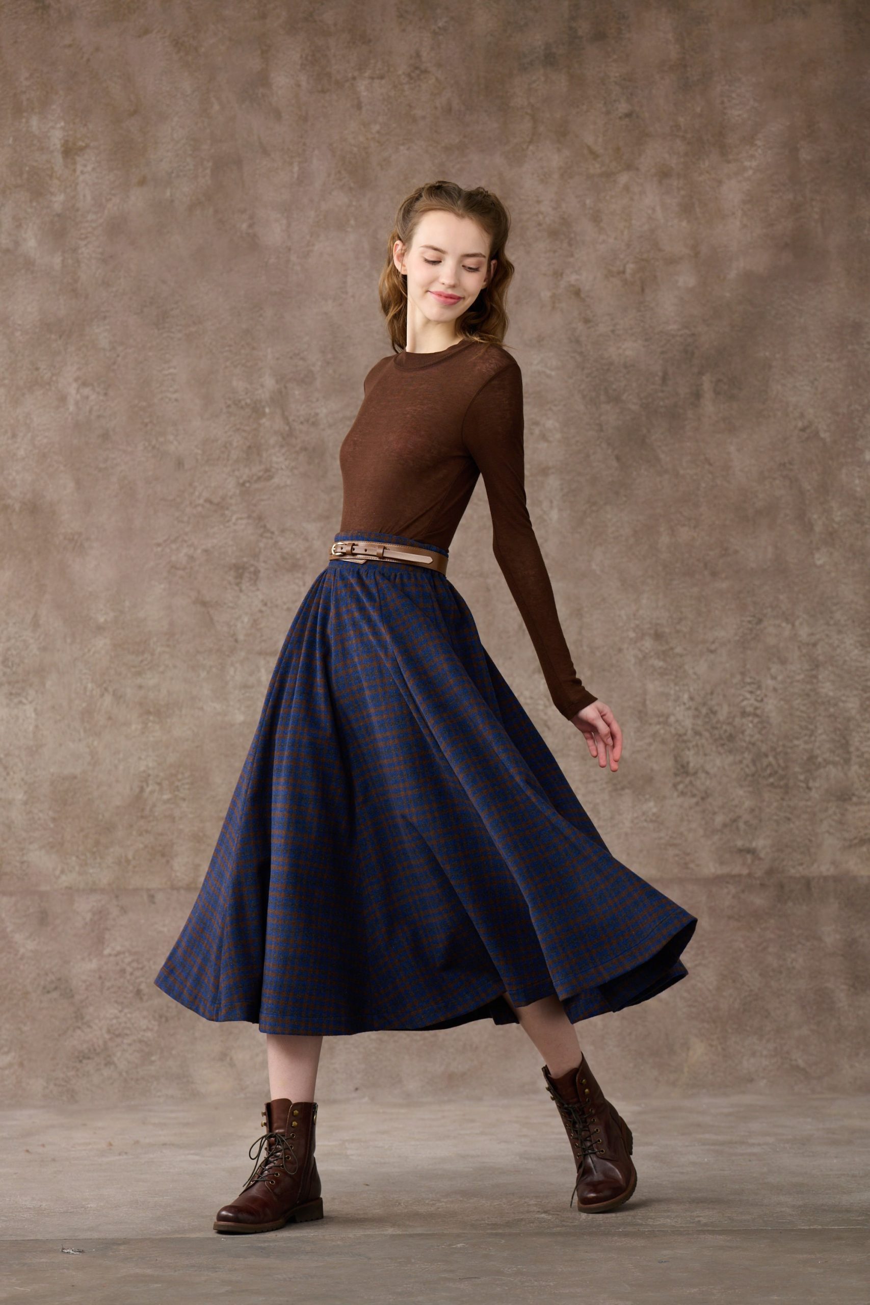 Tartan Wool Skirt in Blue, Midi Skirt, Vintage Plaid Winter Circle Swing A-Line | Linennaive