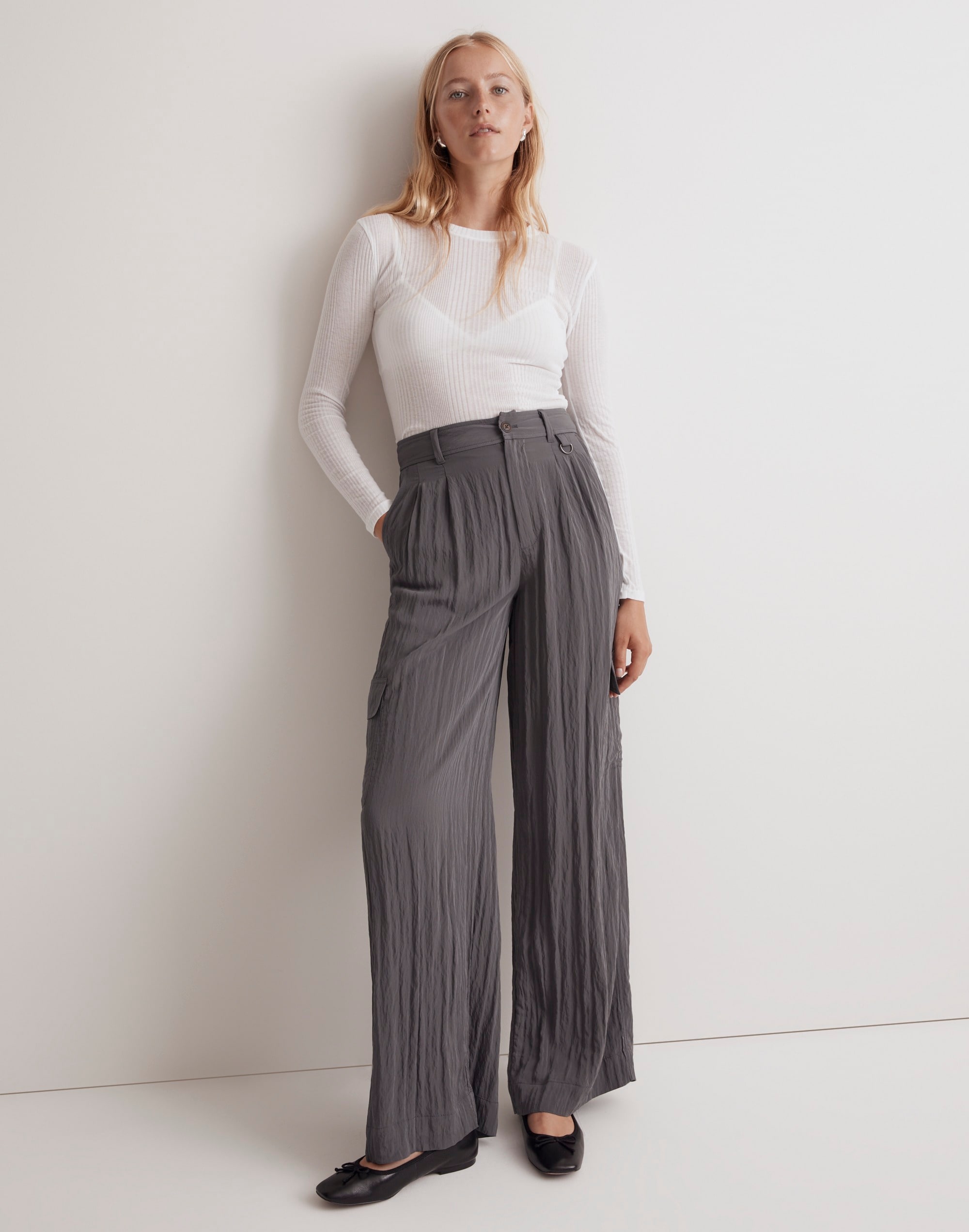 The Petite Harlow Wide-Leg Cargo Pant