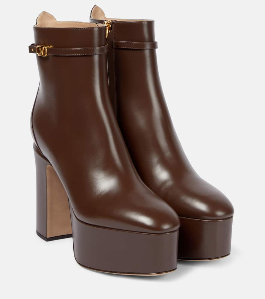 Valentino Garavani VLogo Signature leather platform boots