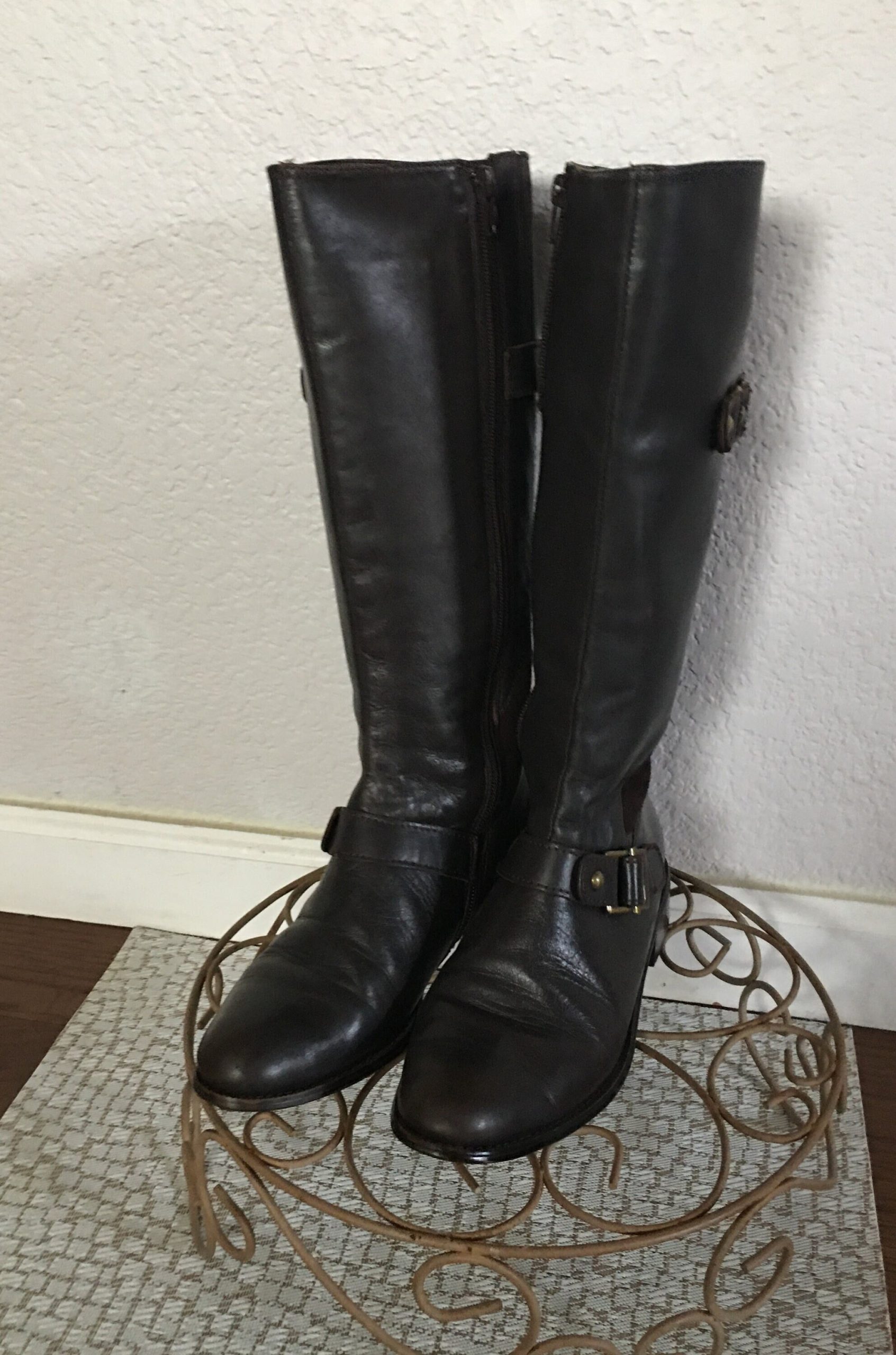 Vaneli Size M Women's Brown High Boots/Leather Vero Cuoio Boots/Back Suede Accent Buckels Beautiful Leather Boots