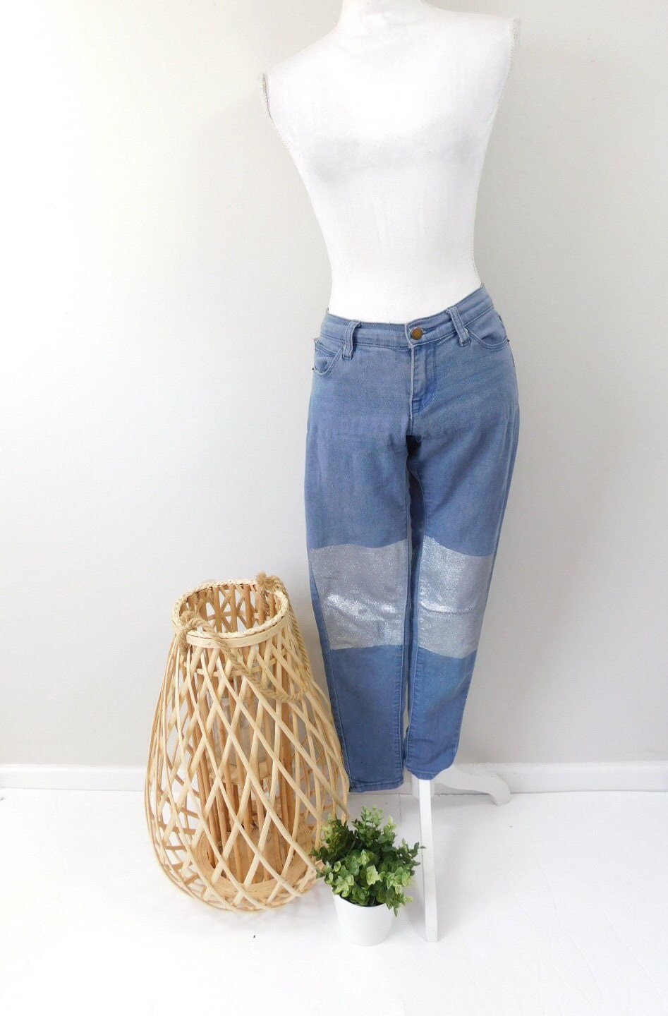 Vintage 00S Hand Painted Blue Silver Glitter Metallic Knee Cotton Blend Stonewash Denim Low Rise Skinny Cut Pants Jeans Sz Small