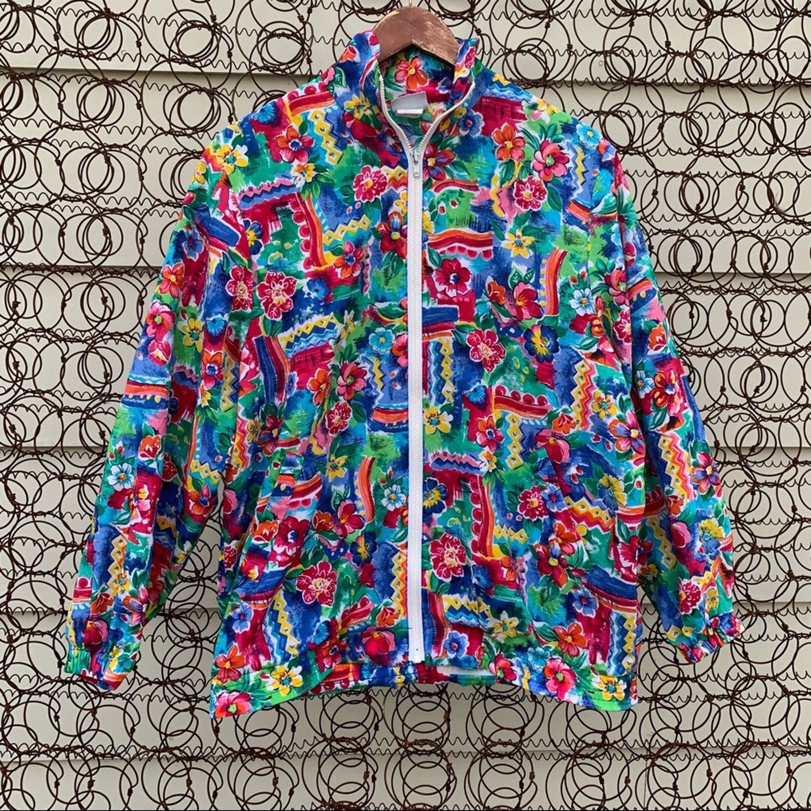 Vintage 90's Bold Tropical Floral Zipup Windbreaker Small in Pink, Women's