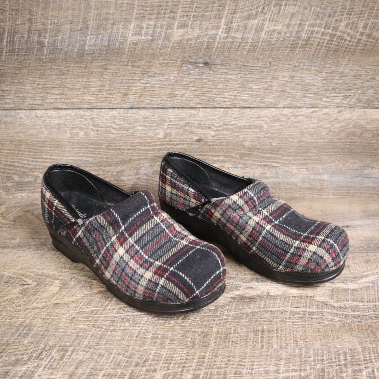 Vintage Bjorndal Plaid Striped Slip On Nurse Clogs Mules For Women In Size 9.5 in White