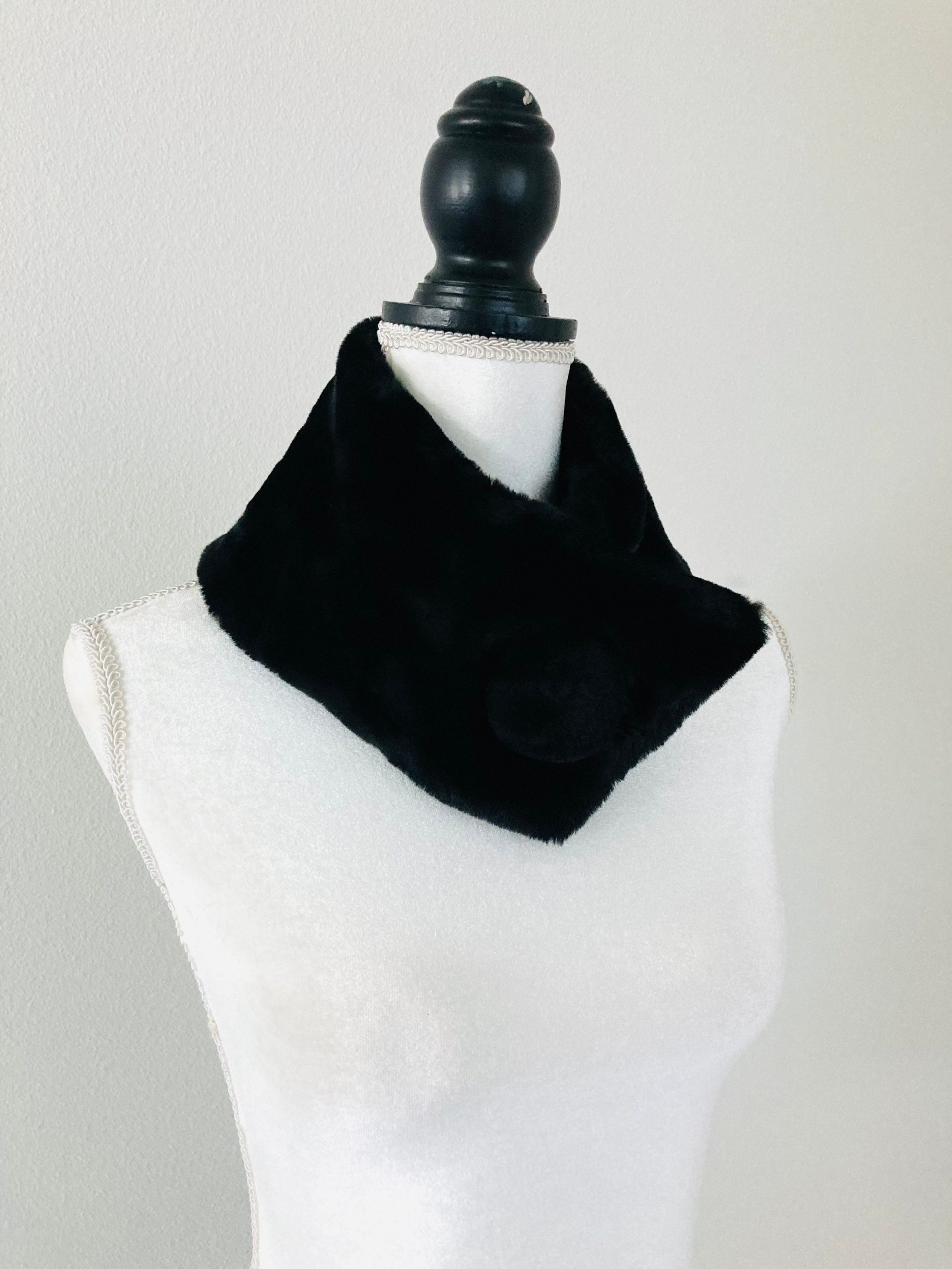 Vintage Black Luxe Neck Scarf/Winter Fluffy Faux Furry Sift Coat Collar