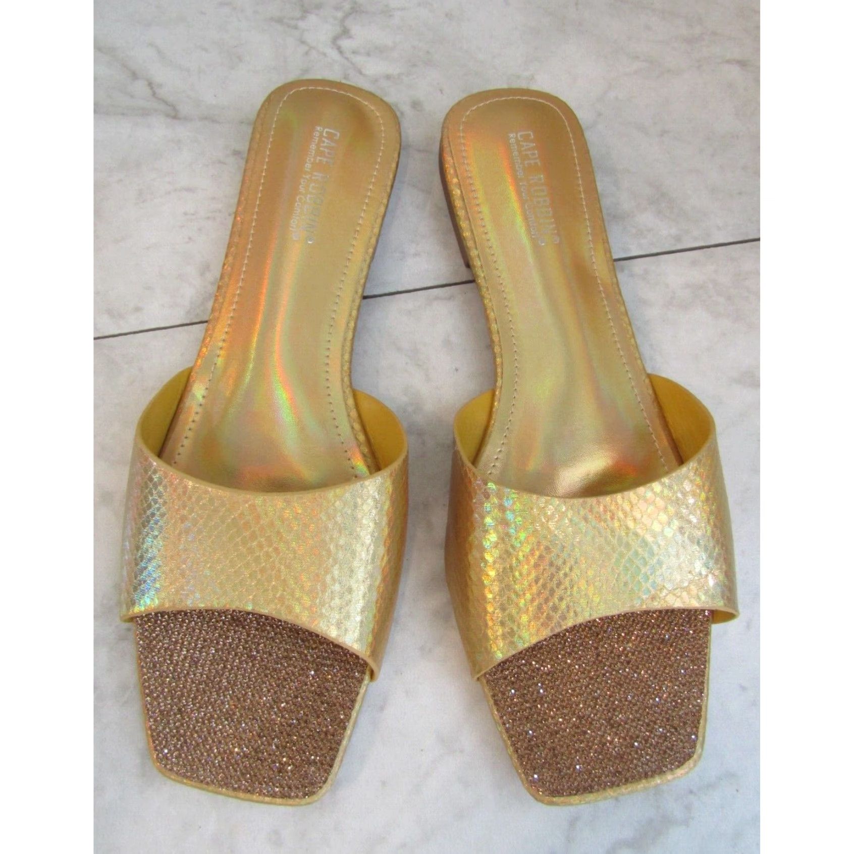 Vintage Cape Robbin Seya Glamorous Gold Shimmer Accent Wide Strap Slides Sandals For Women In Size 11 in White