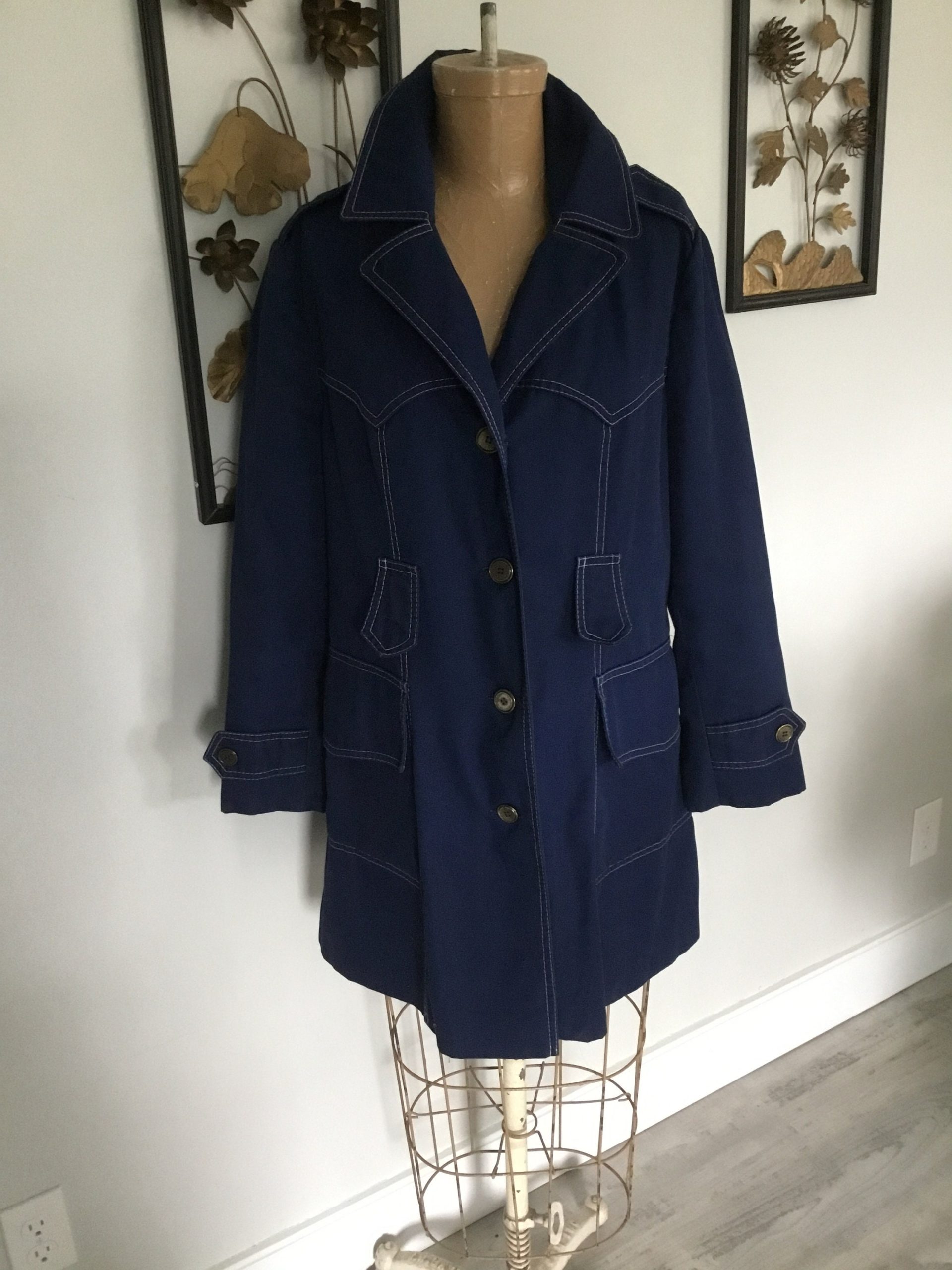 Vintage Car Coat Blue White Stitching Debbie Leigh Tailored in Hong Kong Snazzy Short Trench Ladies