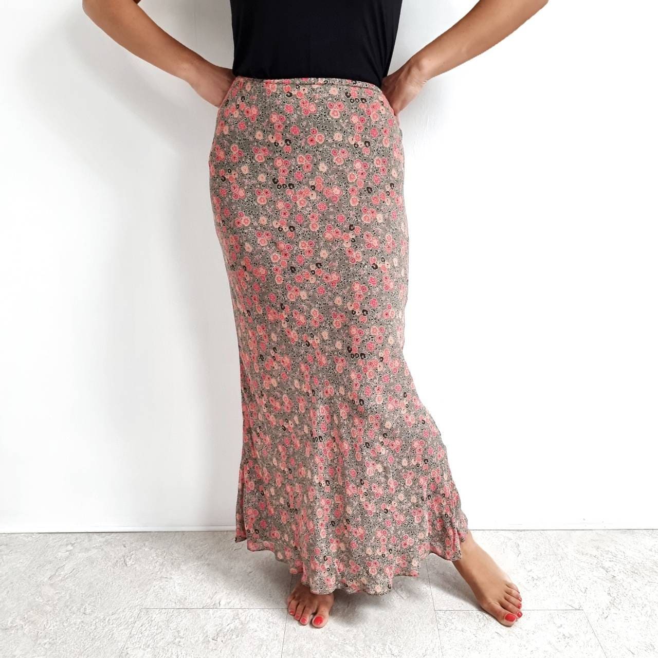 Vintage Diagonal Cut Long Skirt | Olive Green & Pink Floral Mermaid Maxi Medium - Large