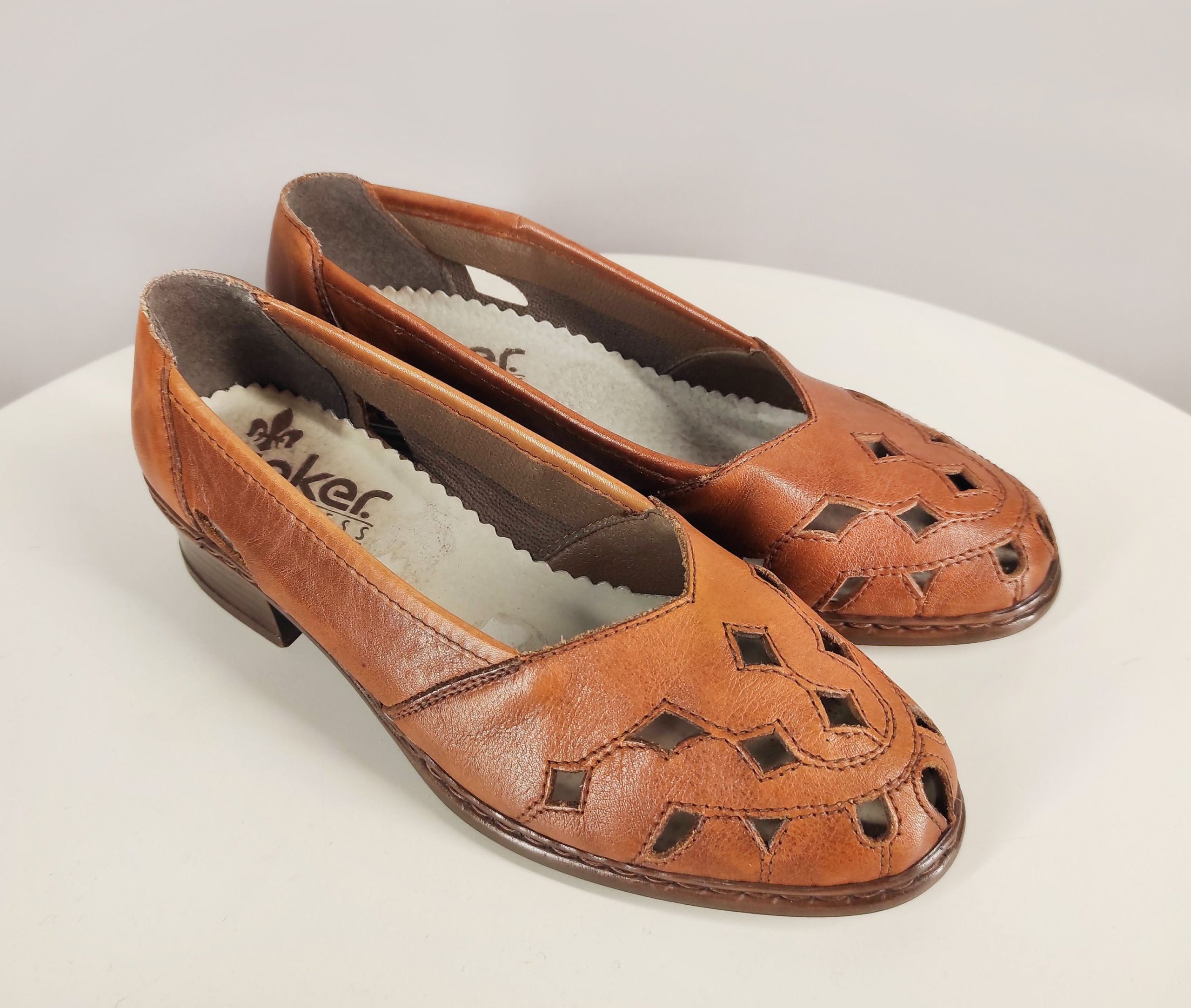 Vintage Leather Shoes With Cutouts, Tan Pumps, Women's Court Low Block Heel