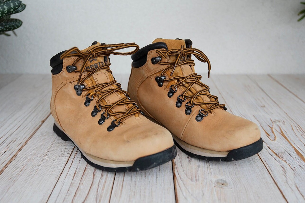 Vintage Light Brown Leather Lace Up Hiking Boots