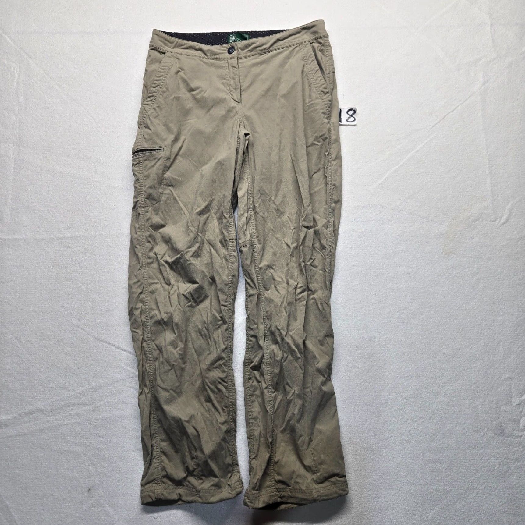 Vintage Misses Khaki Nylon Cargo Capri Pants For Adult Women's Active Lifestyle And Hiking Adventures In Size 8 in White