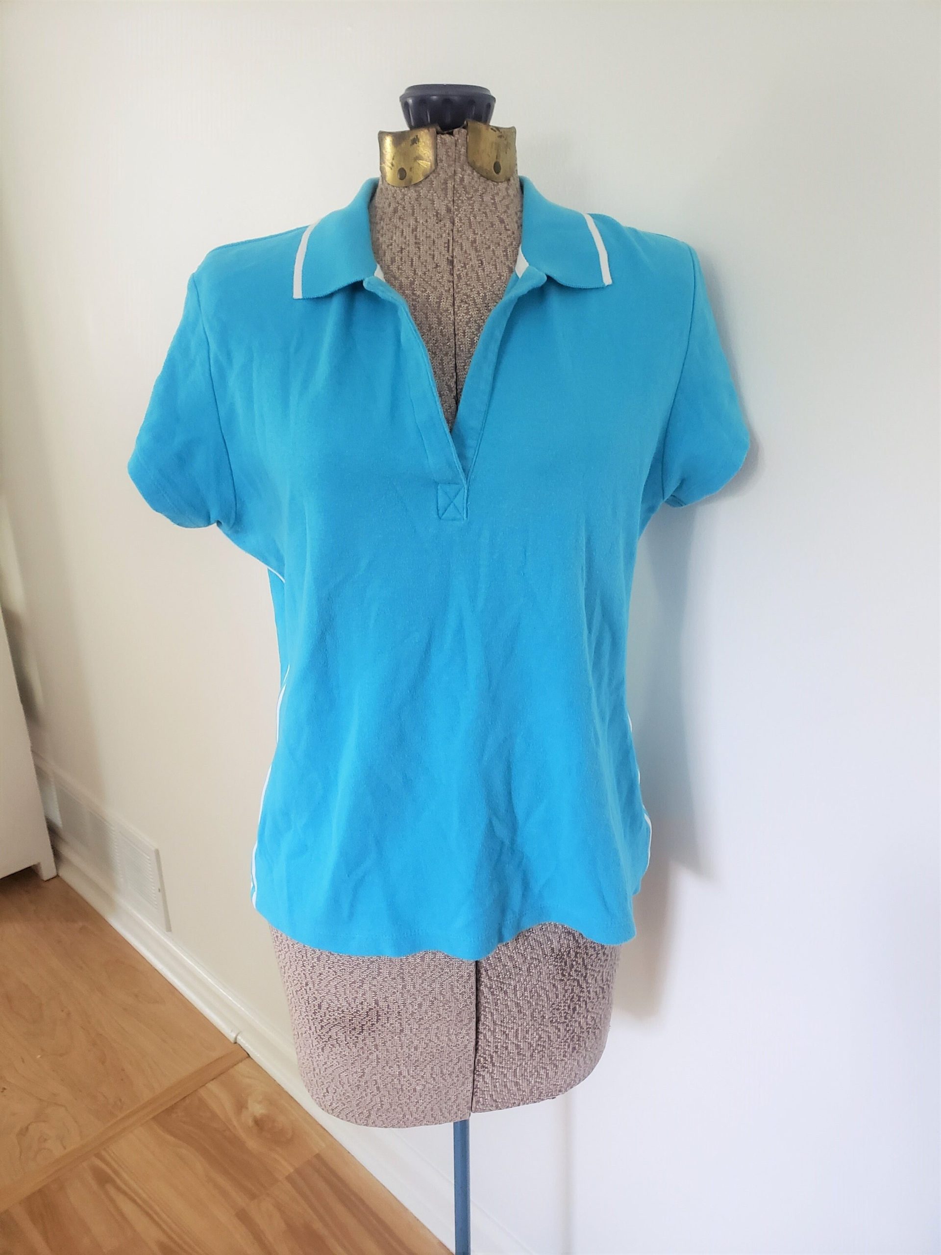 Vintage N. Y. L. New York Laundry Aqua Blue V- Neck Polo Shirt - Retro Preppy Style 90S Y2K Women's Clothing 1990S 2000S Casual Top