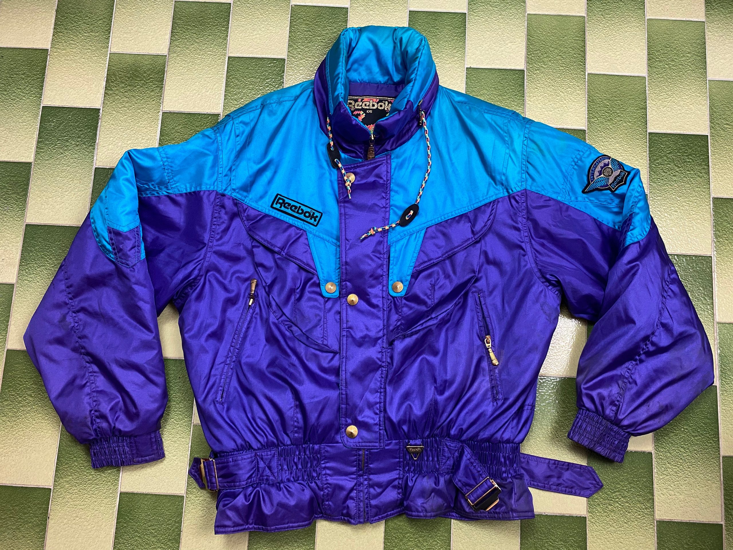 Vintage Reebok Jacket With Packable Hooded Ski Windbreaker Puffer Fits Size M-L Adult