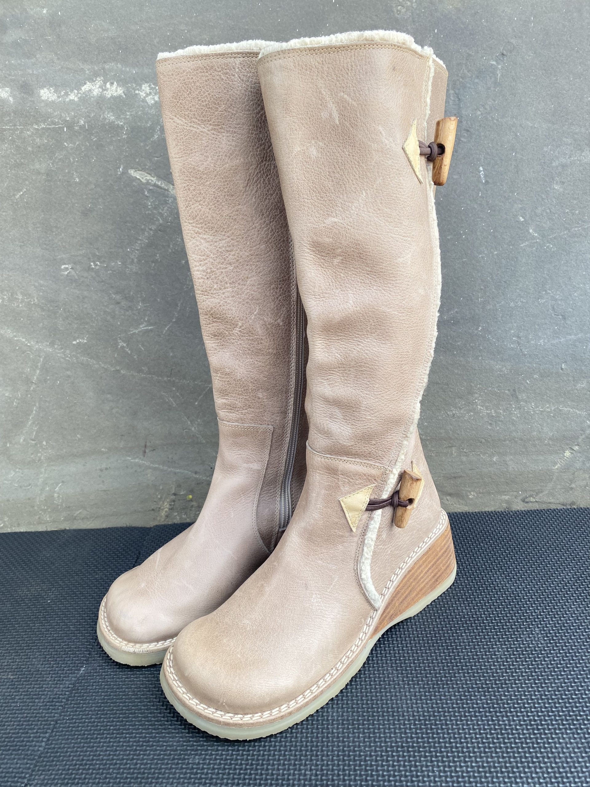 Vintage VTG Destroy Y2K Leather Platform Chunky Heel Shoes Boot Wedge in Brown, Women's (Size 9)