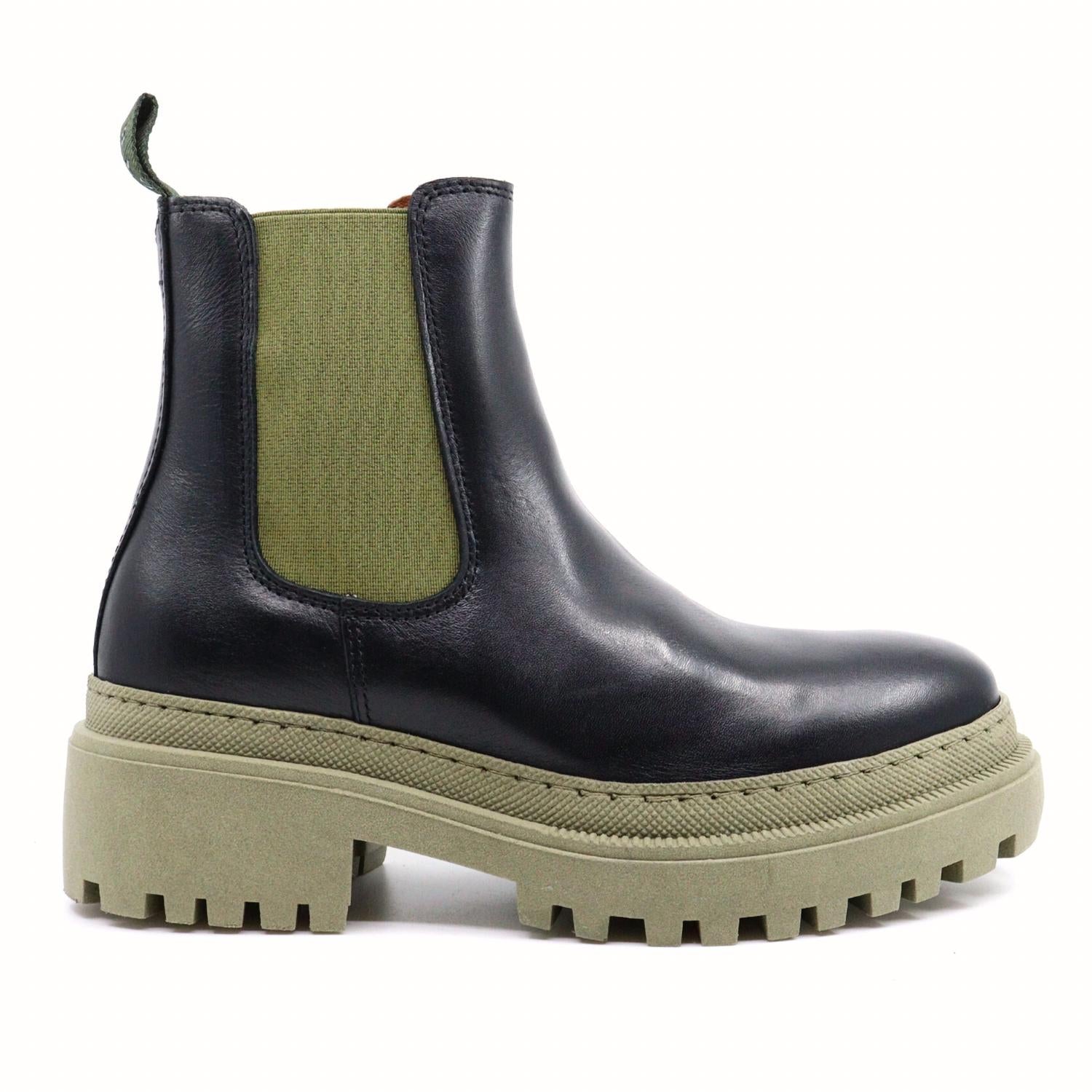 Women's Iona Chelsea Boots In Black Khaki