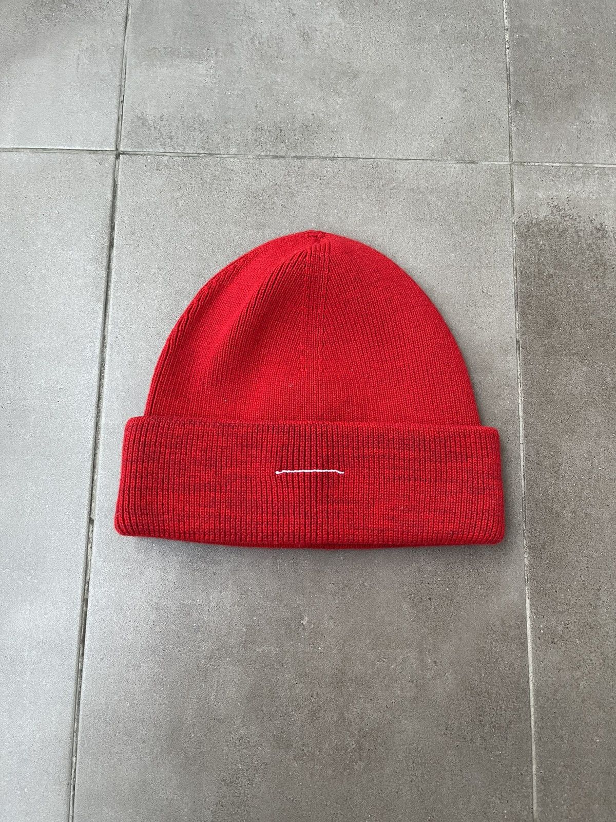 ds! Aw22 Maison Margiela White Stitch Knitted Red Beanie, Women's