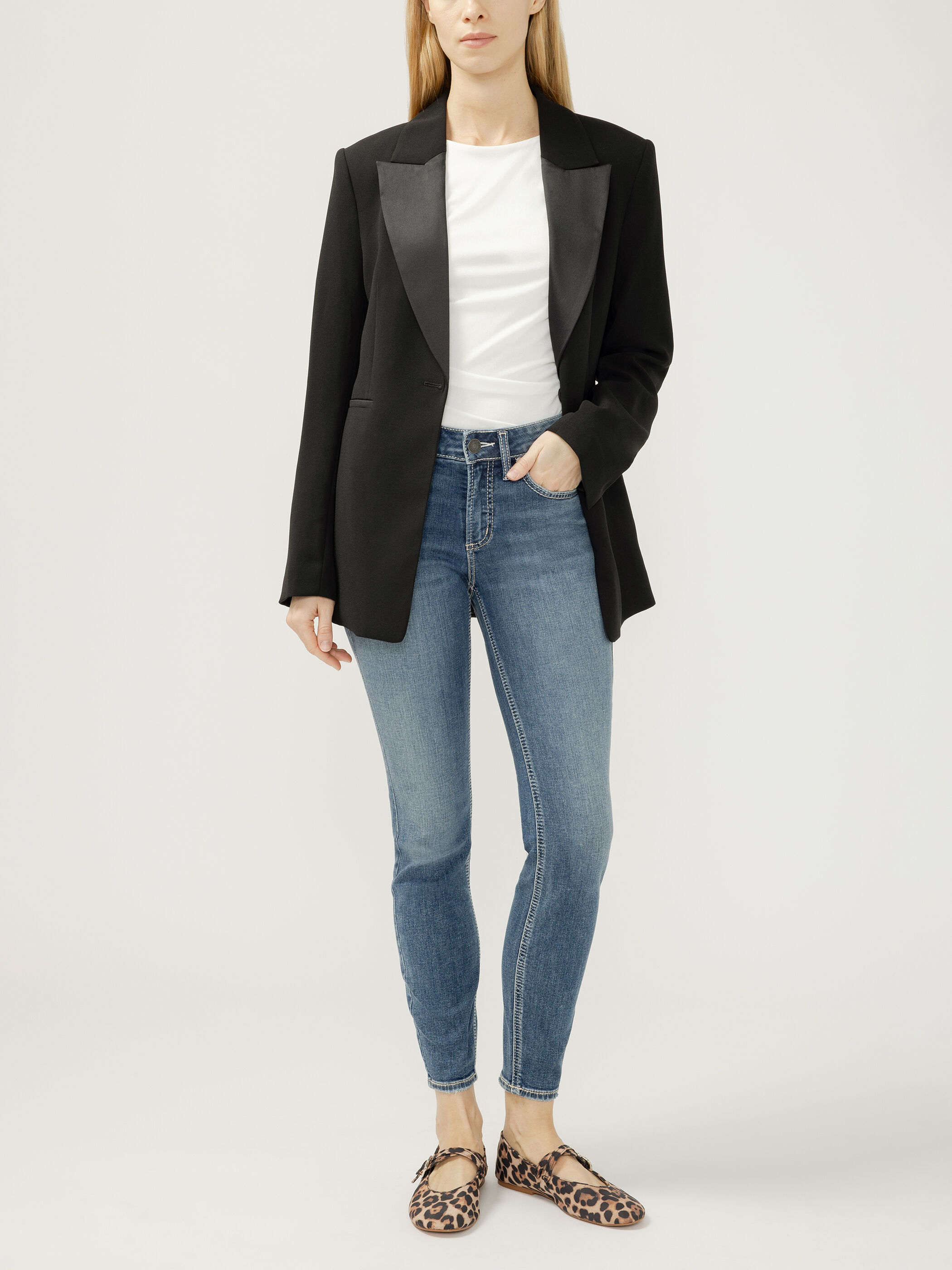 Women's Suki Mid Rise Skinny Jeans Uncharted Size by Silver Jeans